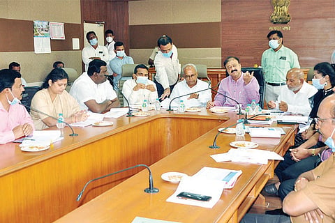 Koppal Officers Meeting with Minister narayanagouda