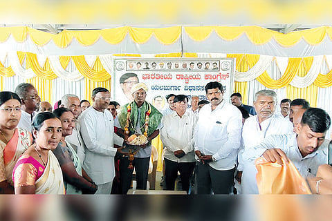 181121 Satish jarakiholi visit Yalaburga Black