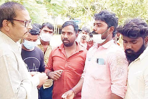 25112021 Kottur youth protest