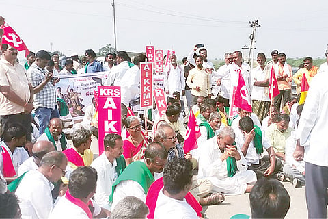 26112021 Raichur formars protest