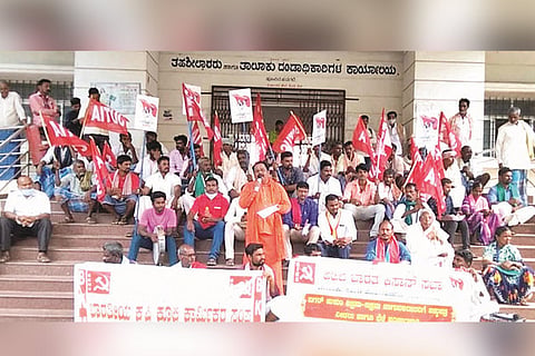 13122021 Hadagali protest
