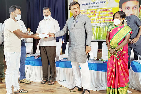 18_GBD_Minister B