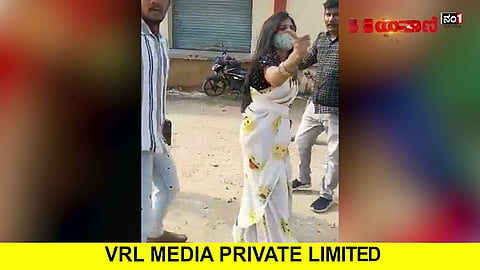 ಮಂಗಲಿ ಜತೆ ಯುವಕರ ಅಸಭ್ಯ ವರ್ತನೆ: ಸ್ಥಳದಲ್ಲಿ ಅಟ್ಟಾಡಿಸಿ ವಾರ್ನಿಂಗ್​ ಕೊಟ್ಟ ಸ್ಟಾರ್​ ಗಾಯಕಿ! #Mangli #Selfie - youtube