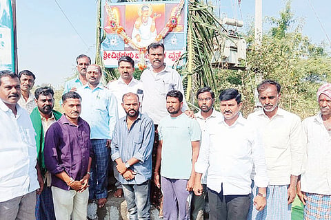 010122 Sankeshwarahala Basaveshwara Circle