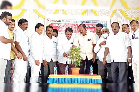 130122 Lingasuguru PWD Contractors Association