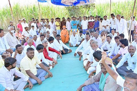 300120220 Koppal protest