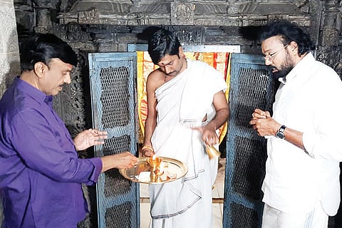 310122 Janardhan Reddy B Sriramulu Visit hampi