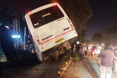 Bus