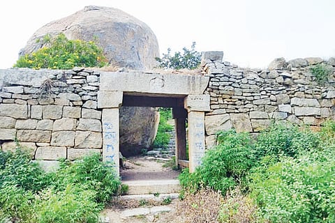 D13KND1 Mukhya Dwara & Dhamma gundu