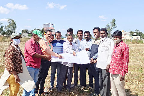 photo tgl 1(13.1.2022) officers visit pradhana mantri krushi sinchayi 2.0