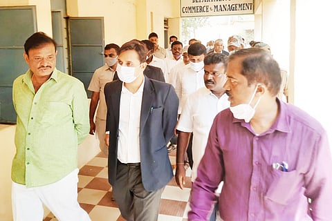 08-klr-006-Minister College Visit