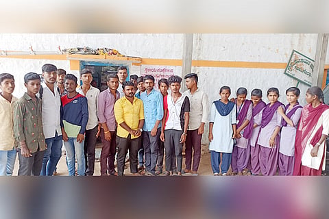 08022022 Kustagi Students protest