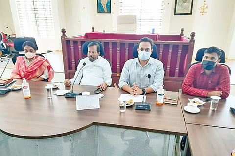 11-klr-004- DC Office Meeting