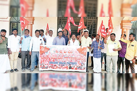 110222 Gangavati CPIM Protest