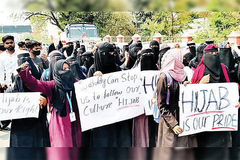 170222 Raichur Hijab is our Right Pride