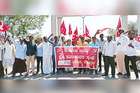 28022022 Koppal protest