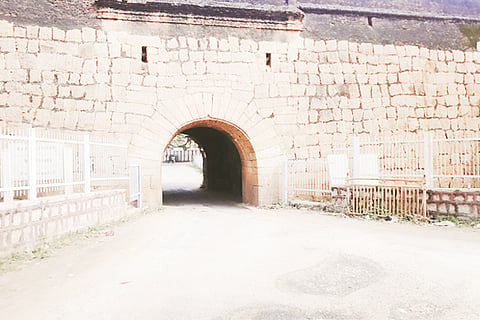 31Ward Watch 7 Fort Entrencs Road damege ph 1 A