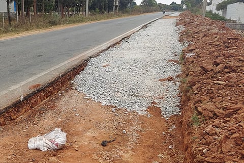 photo spl story road problem