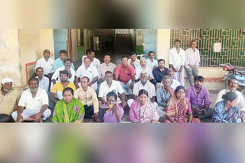 07032022 Gangavati contract workers protest