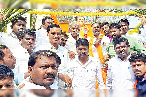 120322 Kanakagiri Appu Statue Circle Innogration