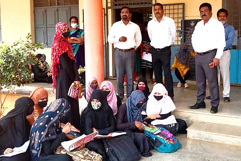 17-vij-4a-hizab-taragathi bahishkara WEB 1