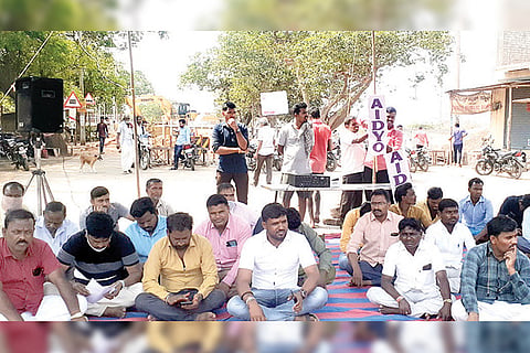 210322 Ginigera Villagers Protest