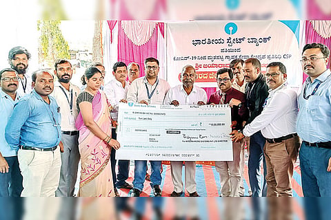 220322 Khanahosalli SBI Bank Compensation Check Issued
