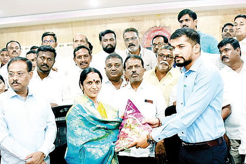 310322 Raichur Municipality President Lalita Kadagola