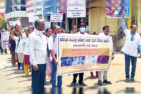 040422 Hosapete Covid Warriers Protest