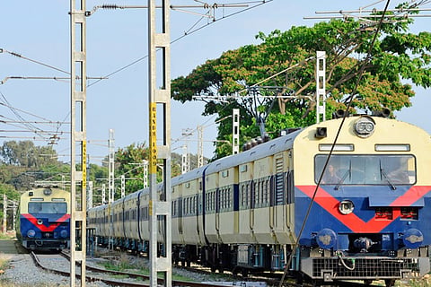 04Tmk_Memu Rail