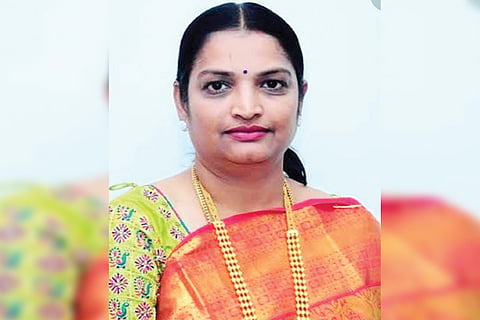 110422 Usha Charan Andra Govt Minister