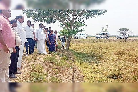 300422 MLA Basavaraja Dasseguru Land View in Siddapur