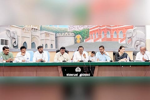 23052022 Raichur Minister meeting