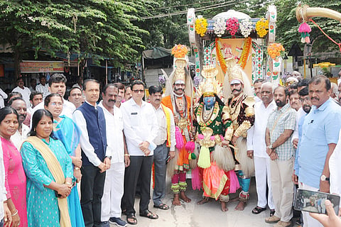 28Tmk_Amrutha_Barathi_02