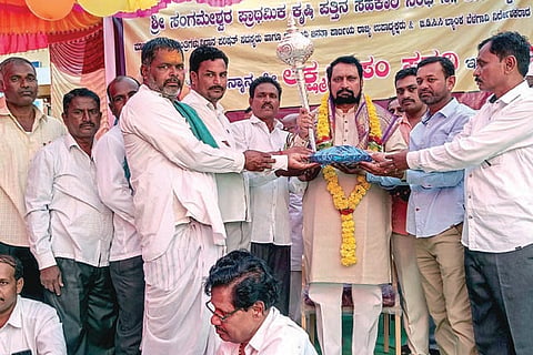 2Athani1