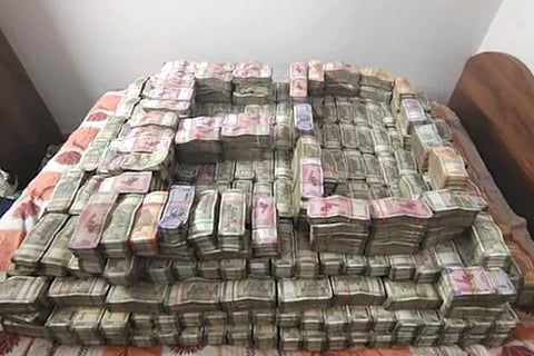 Cash Seize
