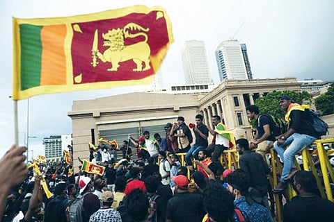 Column F1