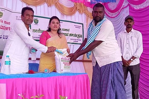 05062022 Sindhanoor seeds distribution