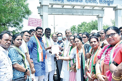 170622 Koppal Congress Protest