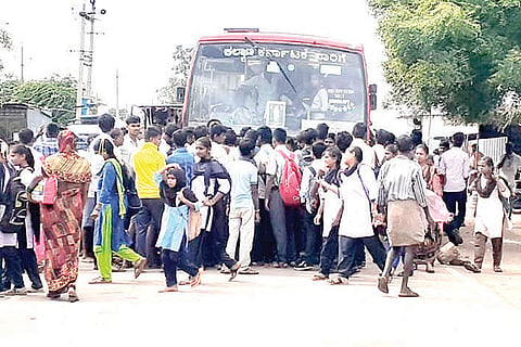 270622 Hiremyageri Students Protest