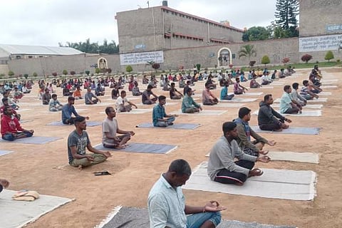 parappana agrahara jail yoga day