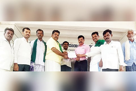 05072022 Hadagali formars insist