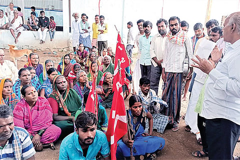 140722 Nagarahala Labors Protest