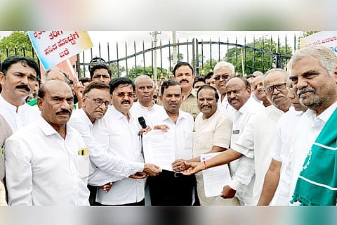 15072022 Raichur raice millers protest