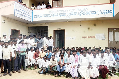 180722 Madashiravawara Villagers Protest