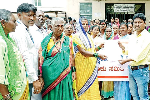 180722 Siraguppa Taluk Devadasi Woman Appeal