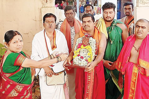 200722 Lingasuguru Raghavendra Swamy Darshanashirvada
