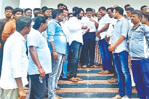 Challakere, Pirla Devara, Khathe change, petition,