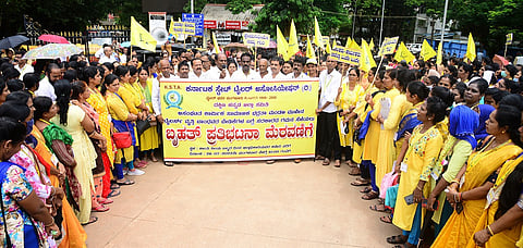 mng-july26-protest1 (1)