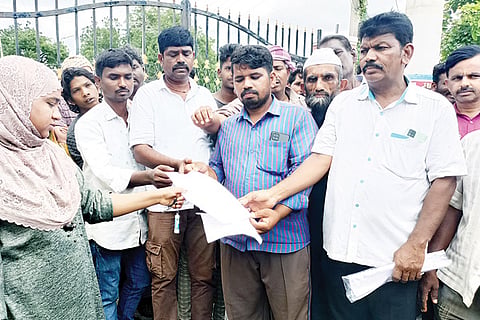 060822 Raichur vegetable traders Appeal